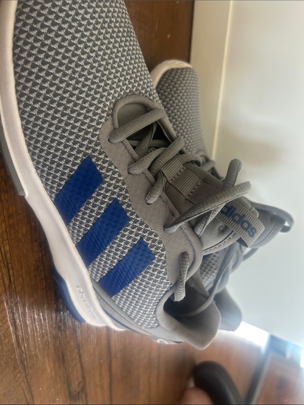 NEW adidas kids, men or women’s Gray Sneakers with Blue Stripes - Picture 11 of 13